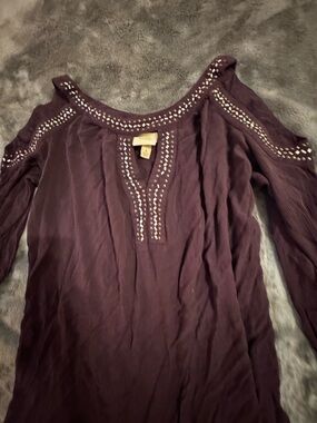 Knox Rose Cold-Shoulder Midi Dress in Deep Plum with Stud Detail